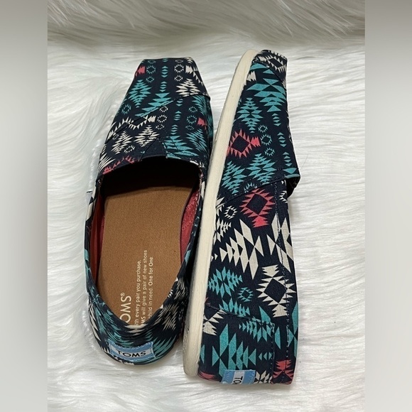 TOM’S Aztec Print Multicolor Women Shoes Sz W7.5 - Picture 4 of 16